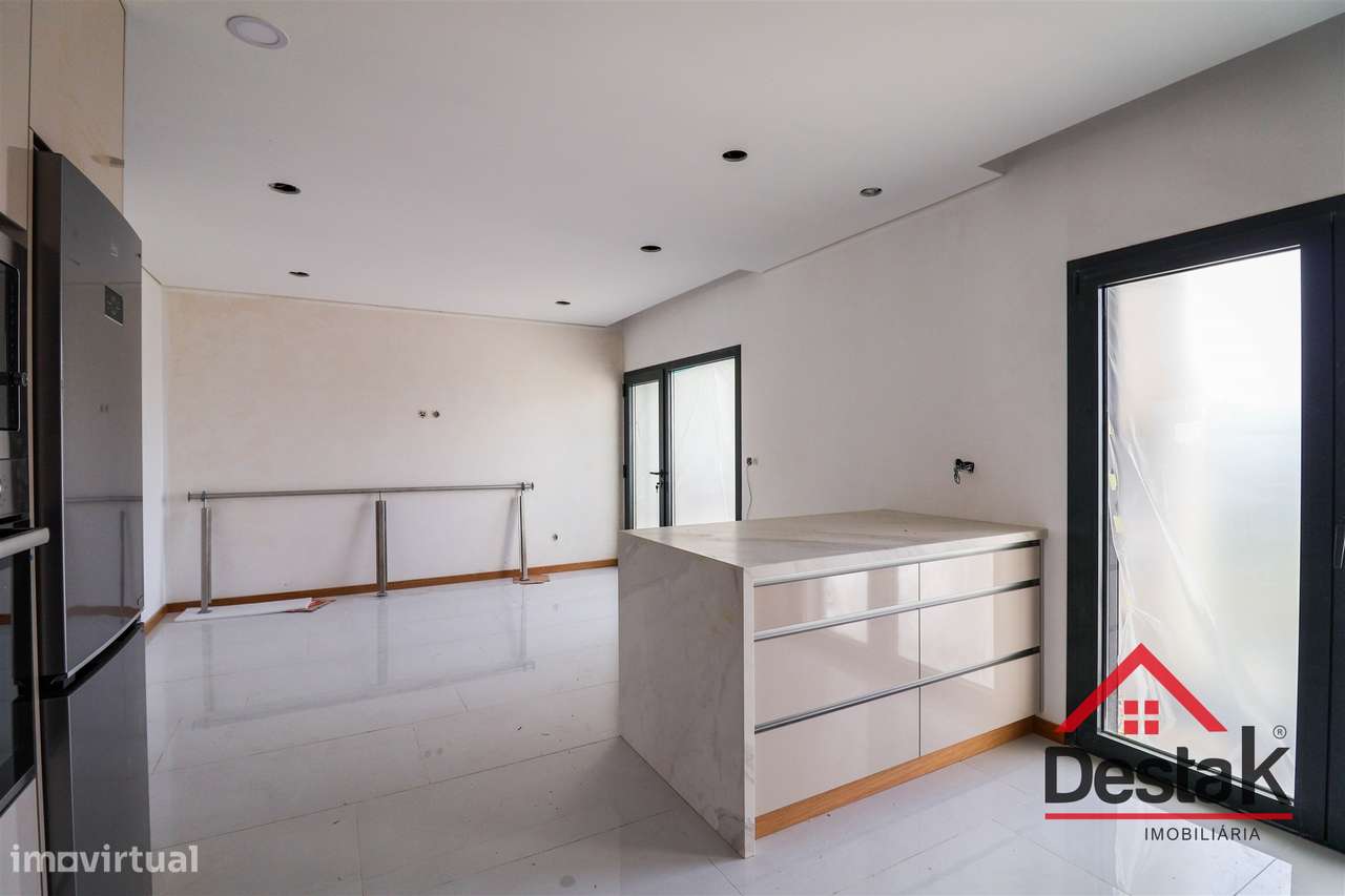 Moradia em Banda V3+1 situada no Campo, Viseu - Grande imagem: 5/30