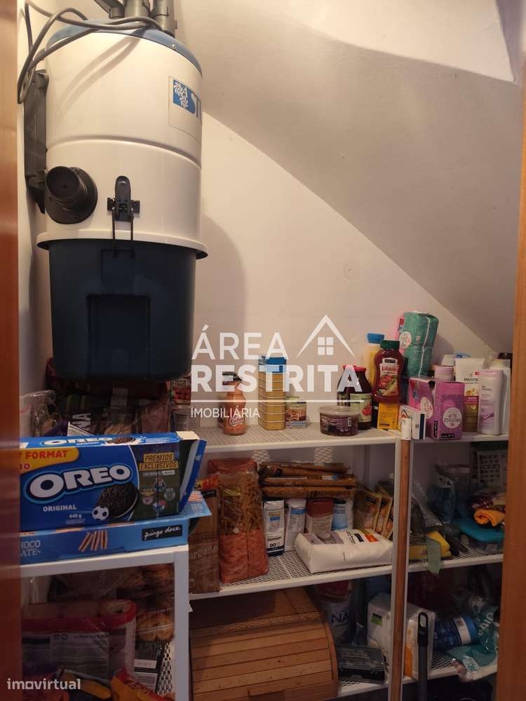 Moradia T3+1 na Quinta do Conde I-14