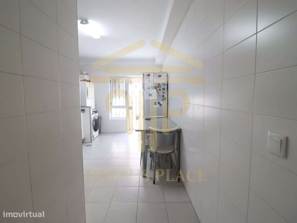 Apartamento T3 no Castelo da Maia com Terraço, 3 Frentes e Lugar de...-20