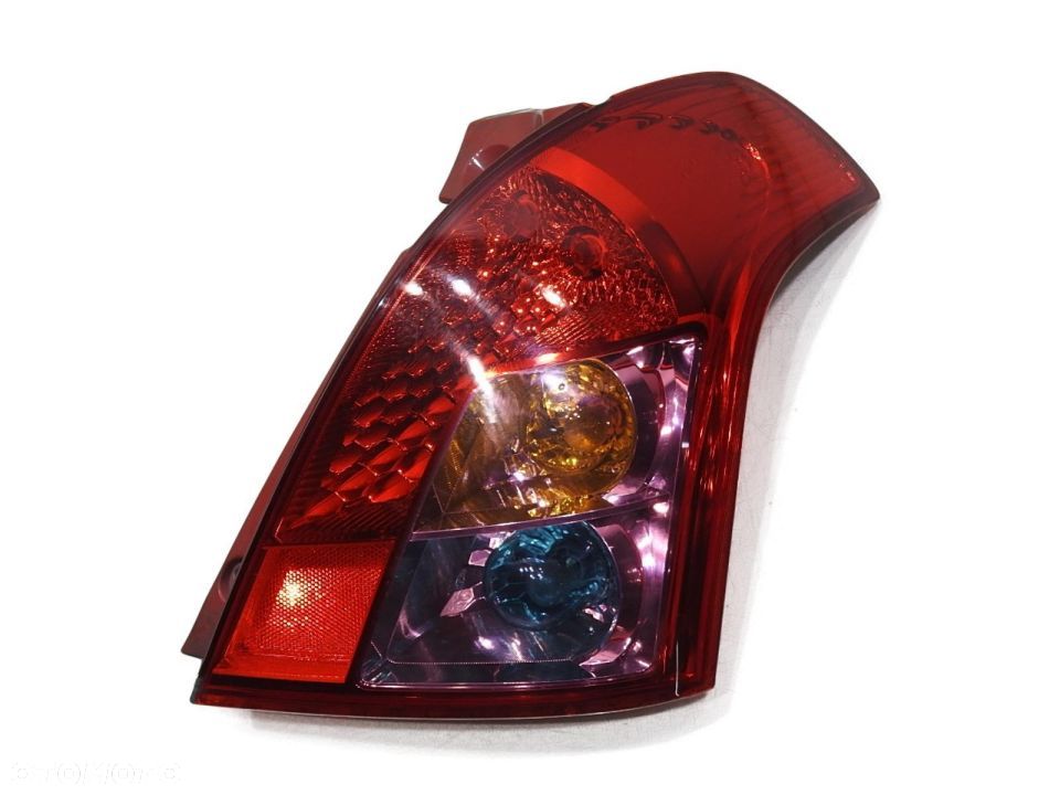 LAMPA PRAWA TYLNA TYŁ SUZUKI SWIFT IV LIFT - 1