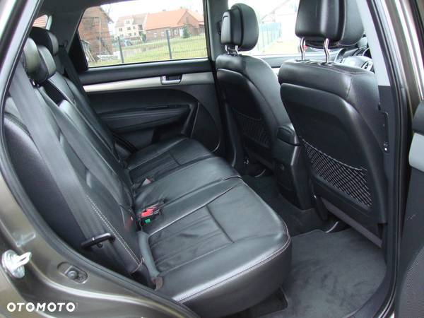 Kia Sorento 2.0 CRDI M - 25