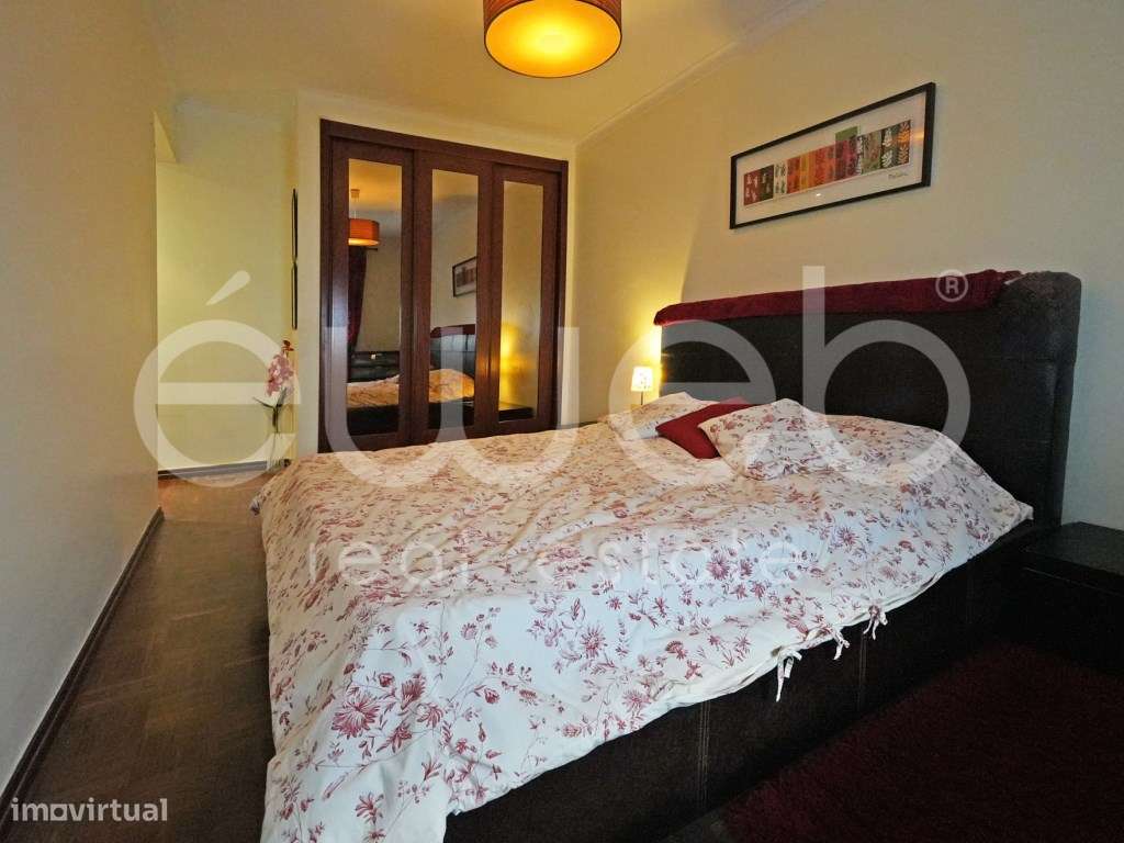 Apartamento T3 com varanda, Luísa Todi-24