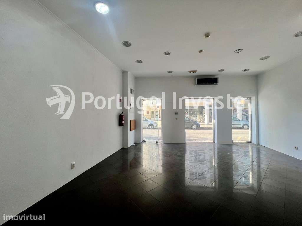 Excelente loja para arrendar na Rua Capitão Leitão - Almada - Grande imagem: 4/9