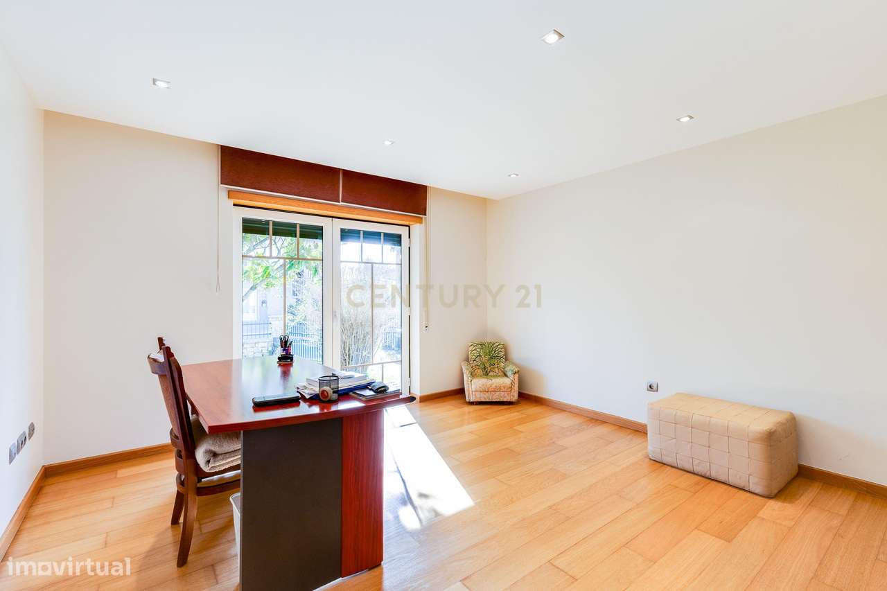 Luxuosa Moradia T 5 com Vista Panorâmica em São Simão de Litém, Pombal-25