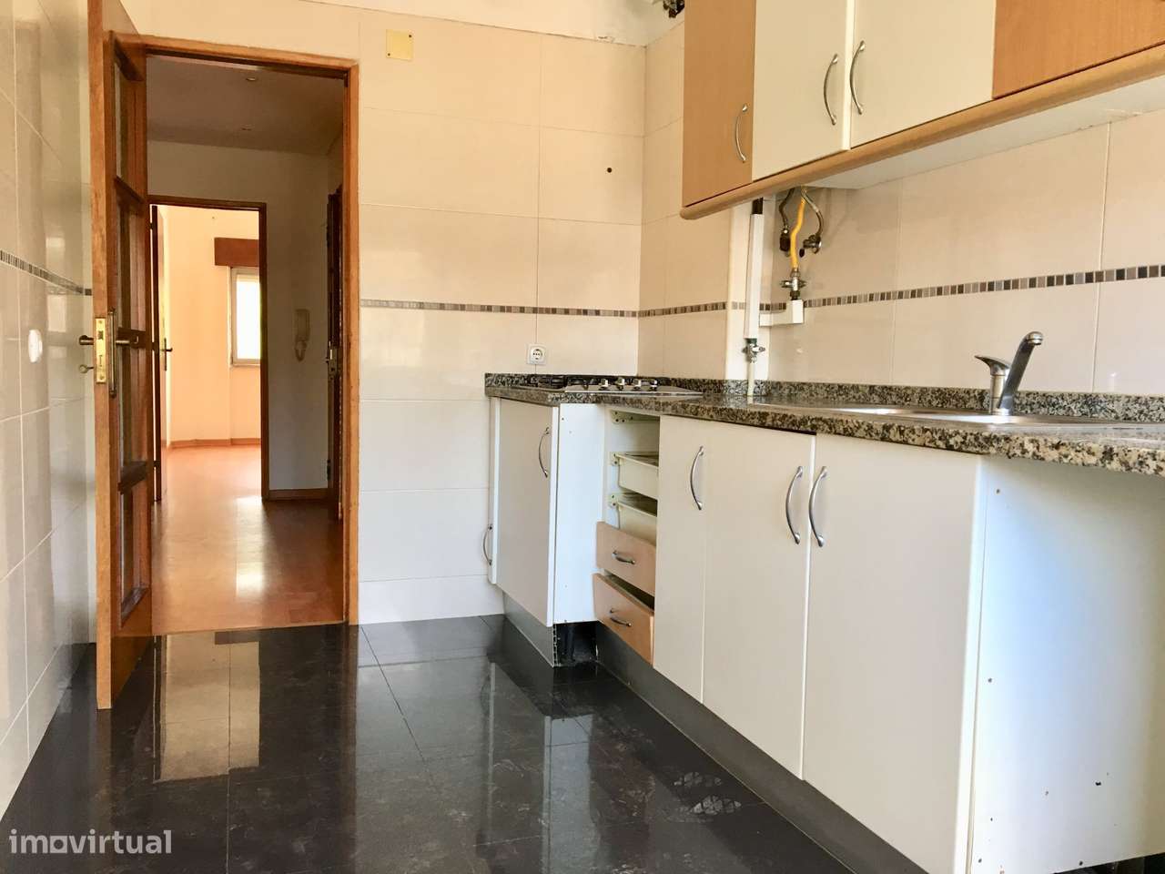 T2 em bom estado geral no Carregado - Grande imagem: 4/7