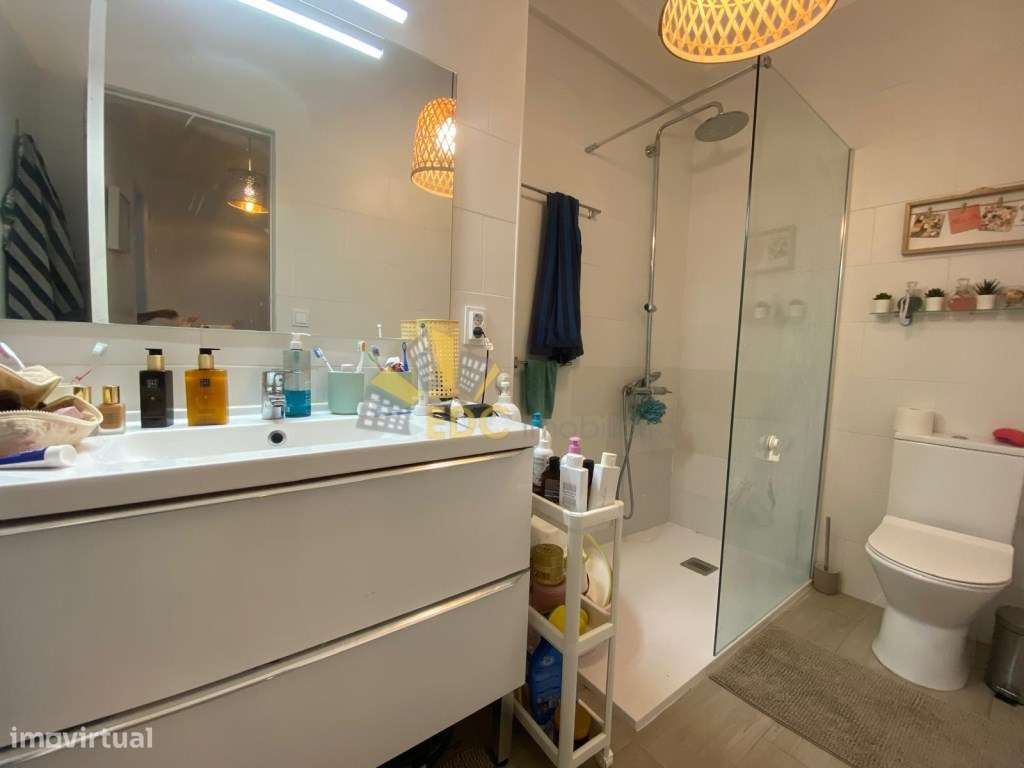 Apartamento T2 Totalmente Remodelado | Localizado na Damaia de Baix...-19