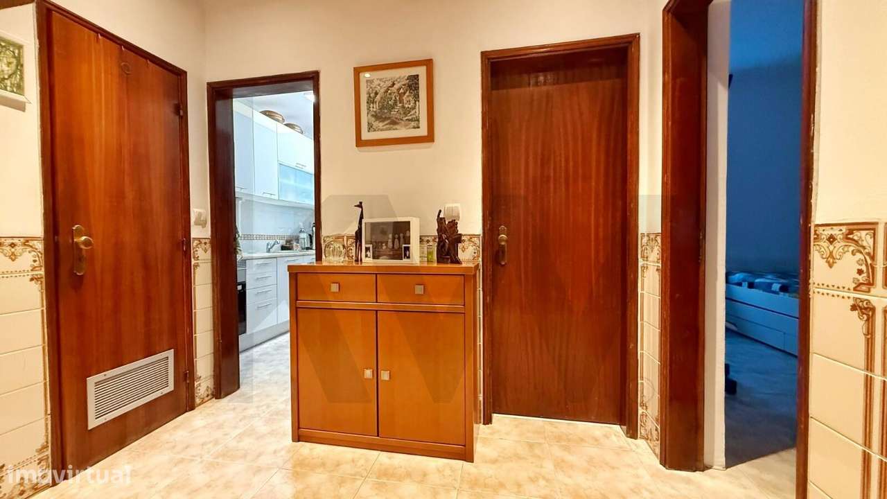 Apartamento T2 com Logradouro – Centro de Almada-12