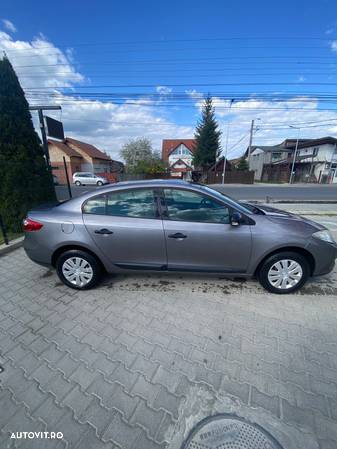 Renault Fluence 1.6 16V Privilege - 6