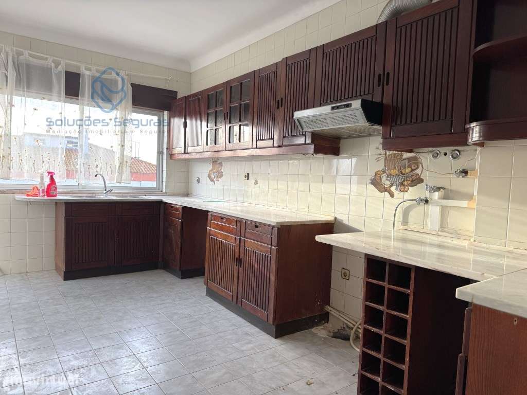 Apartamento T2 - Arrecadação no sótão - 3º andar - Centro Moita - Grande imagem: 5/13