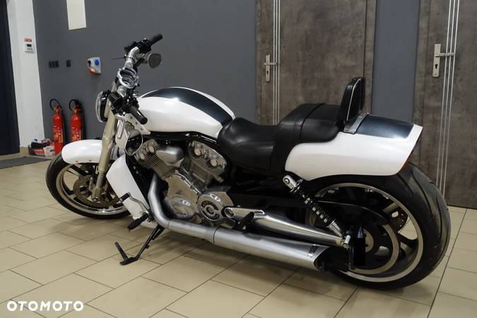 Harley-Davidson V-Rod Muscle - 26