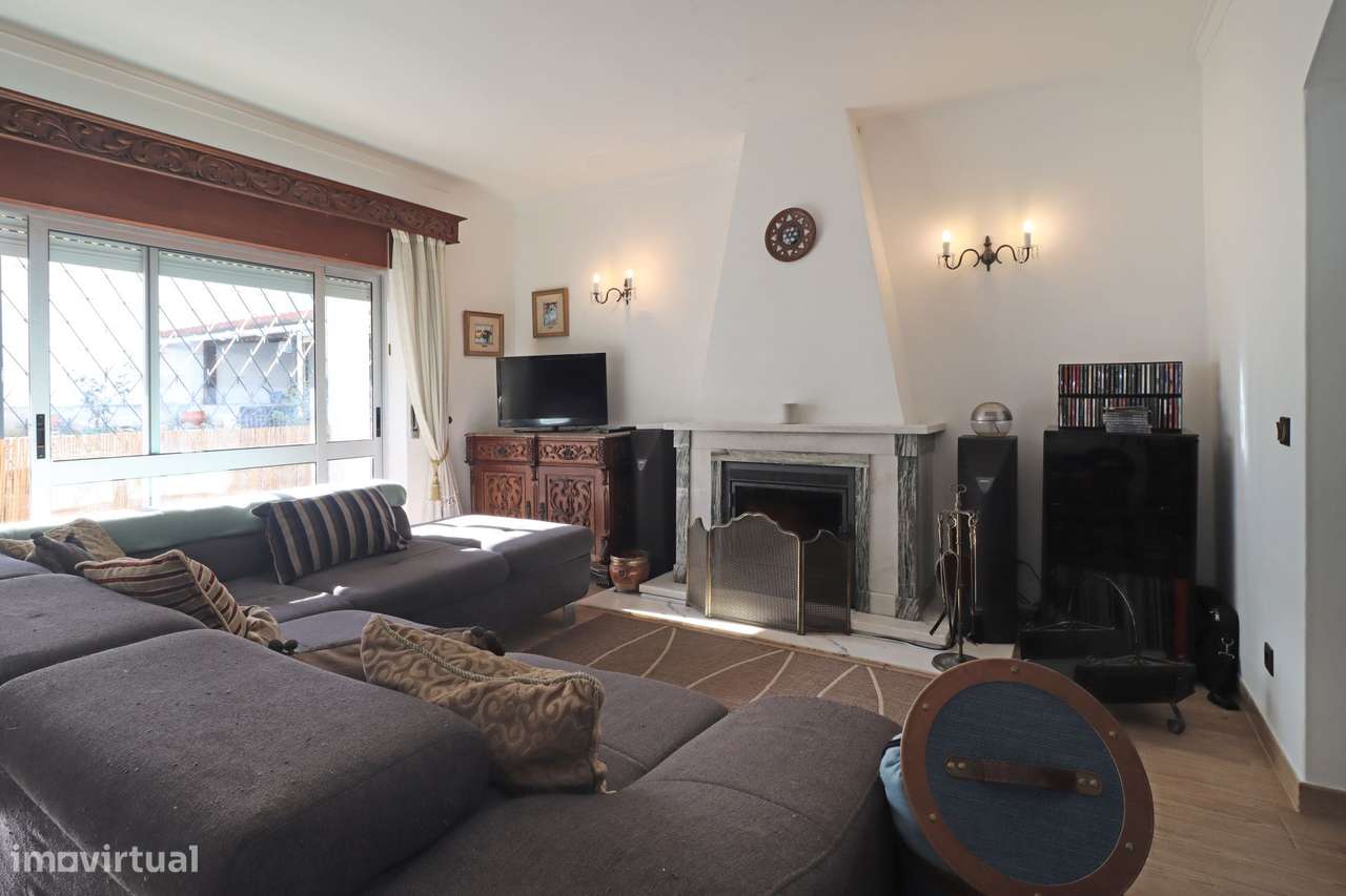 Excelente Moradia T4 +.  Situada no Alto da Parede em Cascais - Grande imagem: 4/43