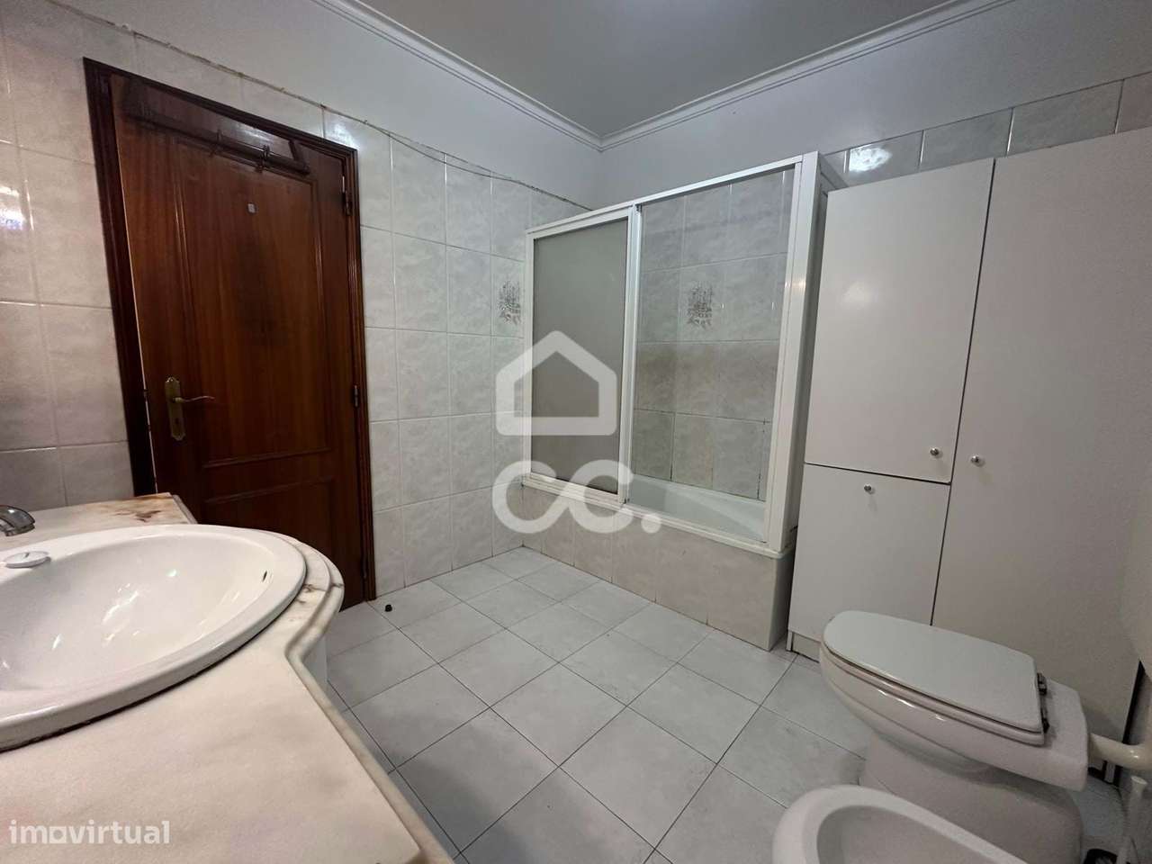 Apartamento T2 com Excelentes Áreas | Tapada das Mercês-12