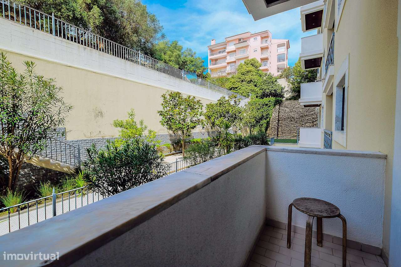 Apartamento T3 em Condomínio Privado no Estoril-22
