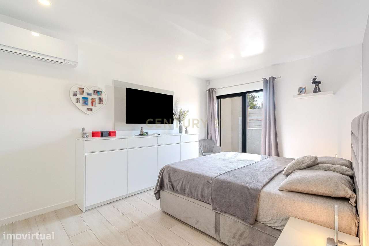 Luxuoso Apartamento de 3 Quartos novo com um Grande Terraço e Estacion-7