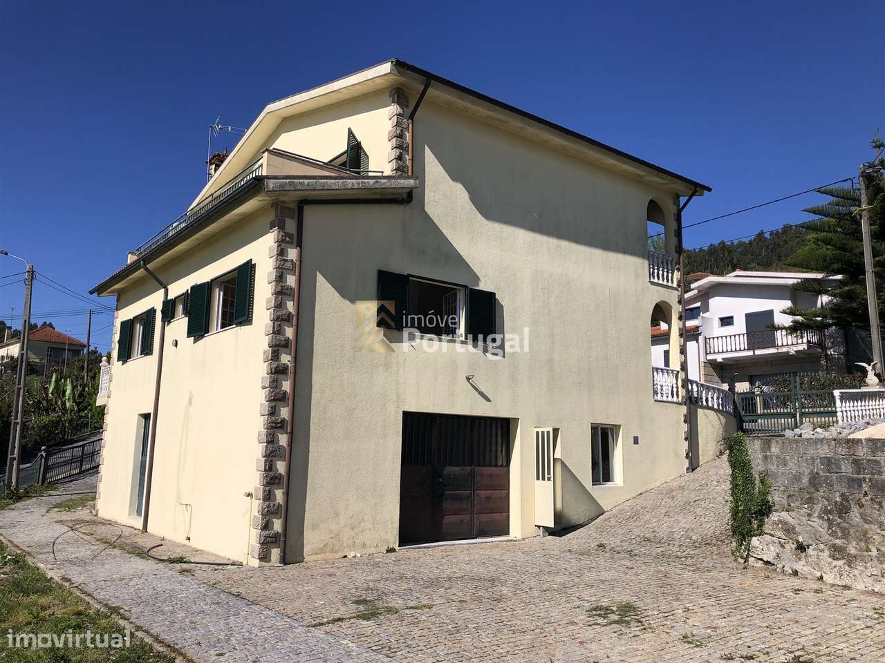 Moradia Individual com Pisos independentes e Piscina no Jardim - Grande imagem: 3/45