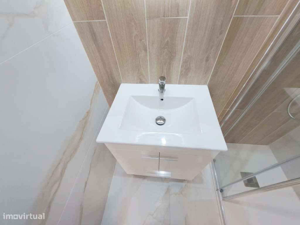 Apartamento T2 para venda em Amadora - Lisboa-17