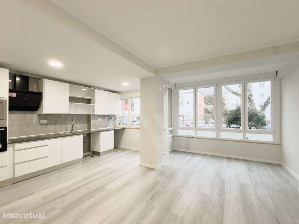 Apartamento T2 Em Oeiras Com 2 Casas De Banho