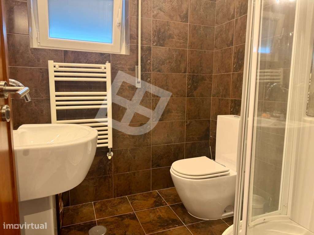 Moradia T4 Isolada c/ Jardim - Patela - S. Bernardo-26