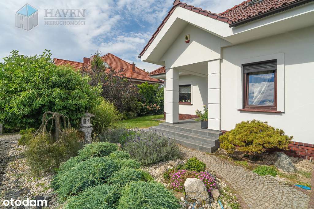 Funkcjonalny dom w Siekierkach Wielkich-16