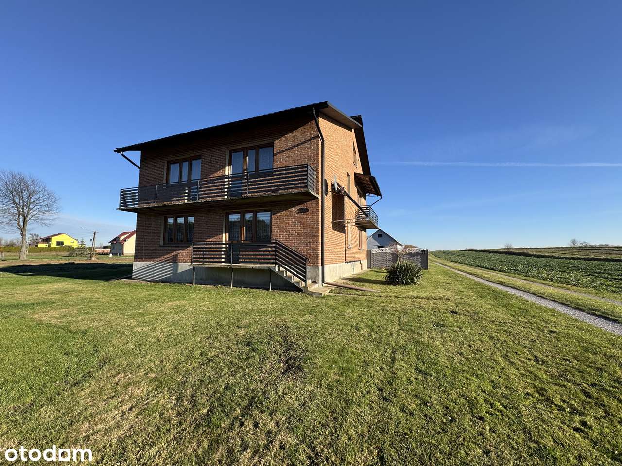 Gospodarstwo z domem, zabudowaniami i gruntami rolnymi-4,06h-1