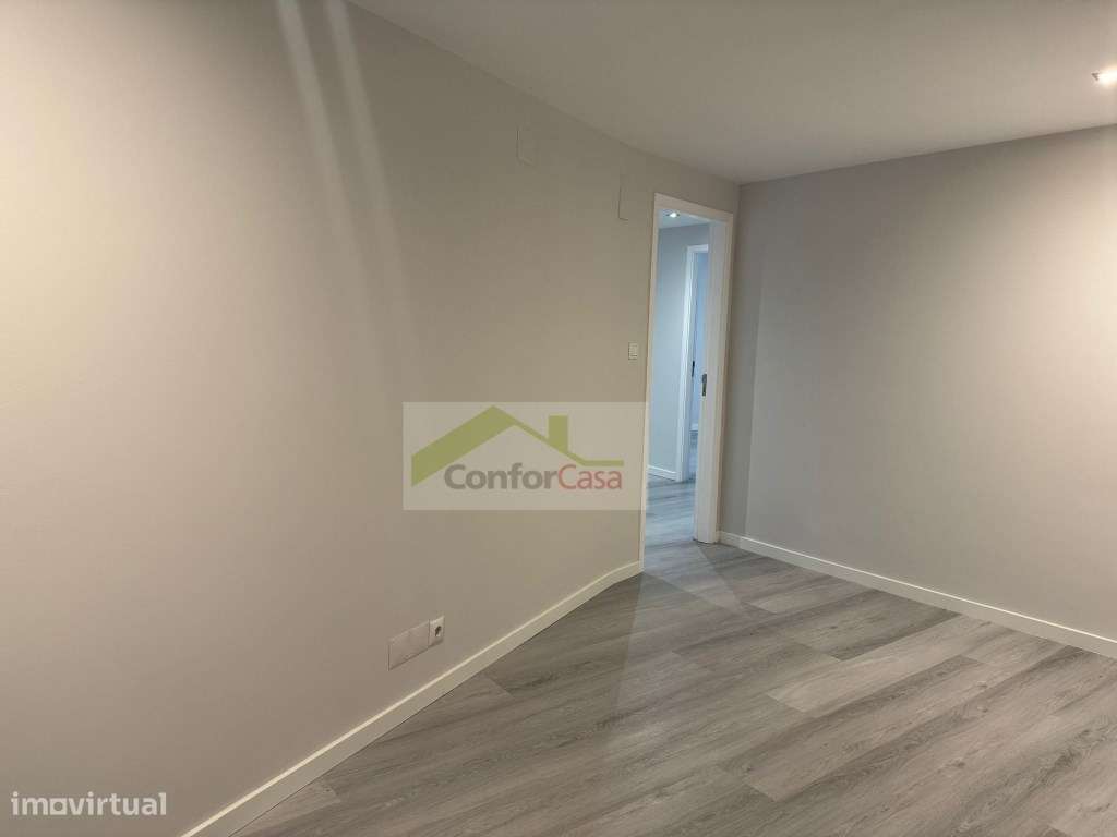 Apartamento T4 no 10º Andar em Braga - Vista Fantástica e Totalment...-16