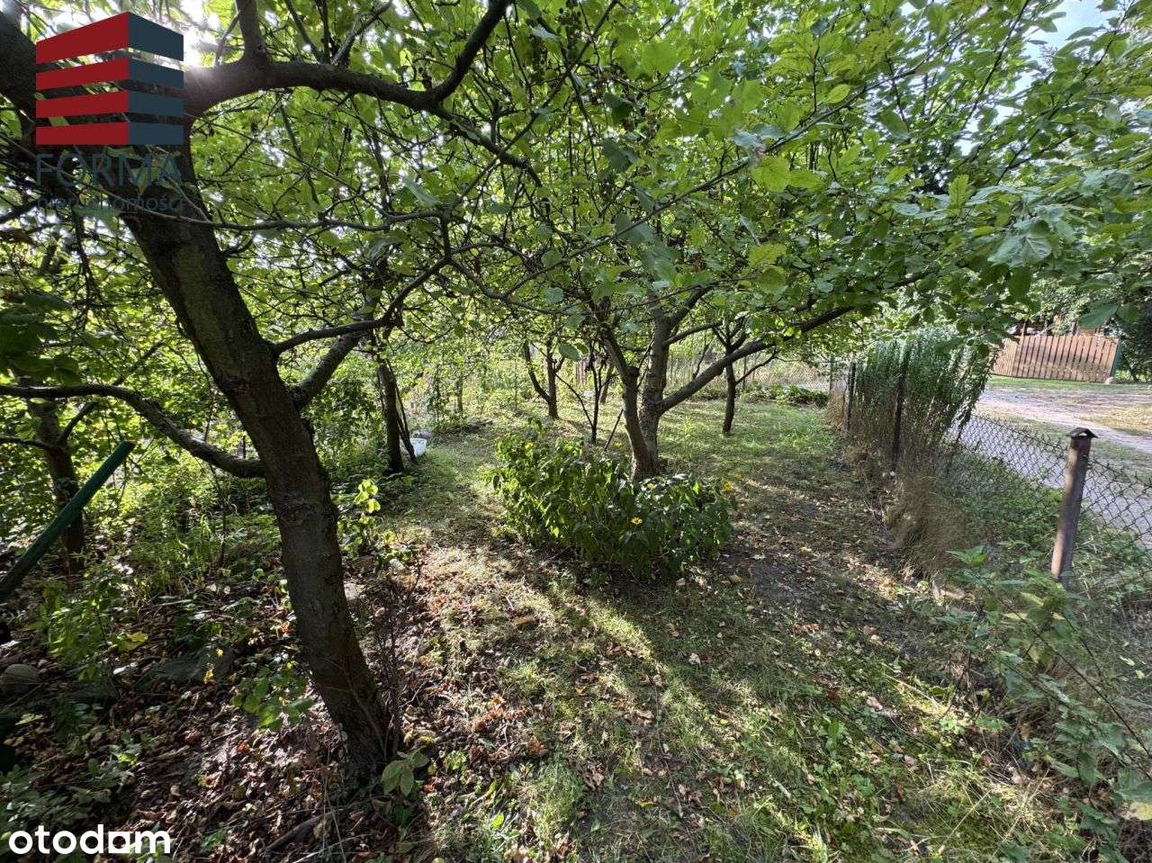 Atrakcyjna działka Rod Strzeszyn , domek murowany-18