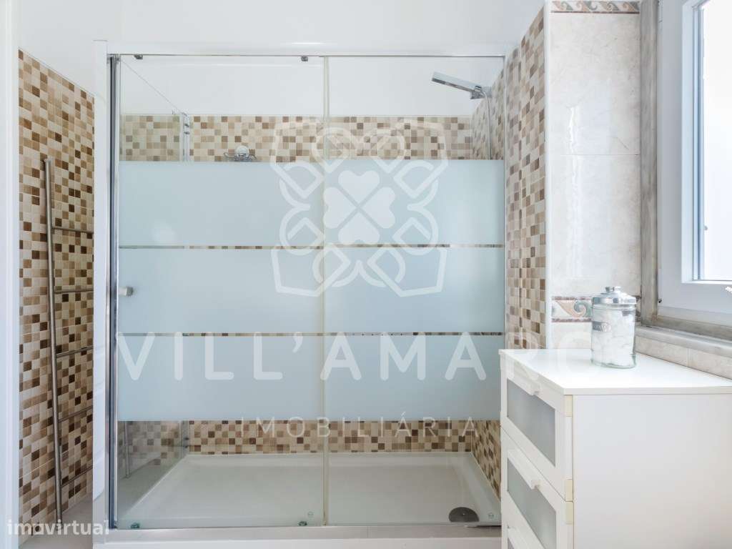 Moradia Bi-familiar térrea T2+1, com cave, renovada, jardim, garage...-45