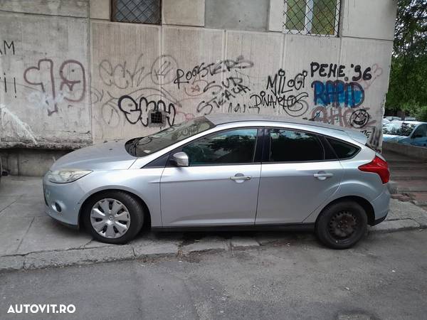 Ford Focus - 8