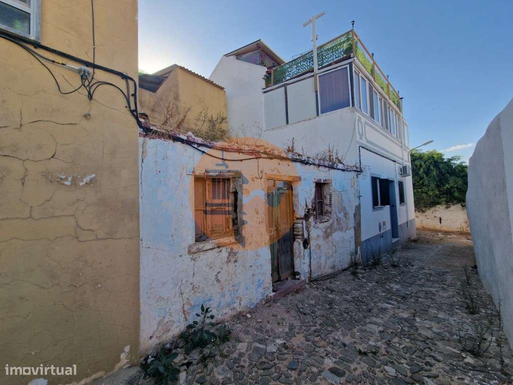 Casa térrea em ruínas no centro histórico de Castro Marim - Grande imagem: 5/7