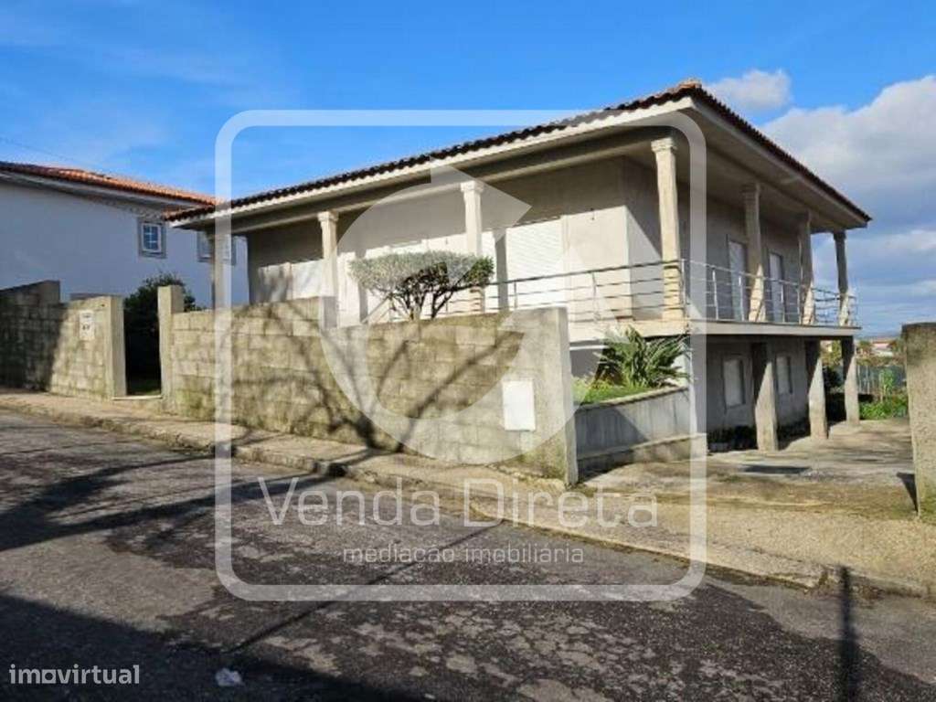 Moradia T3 com terreno de 650 m² para renovação - Santa Cristina do... - Grande imagem: 5/22