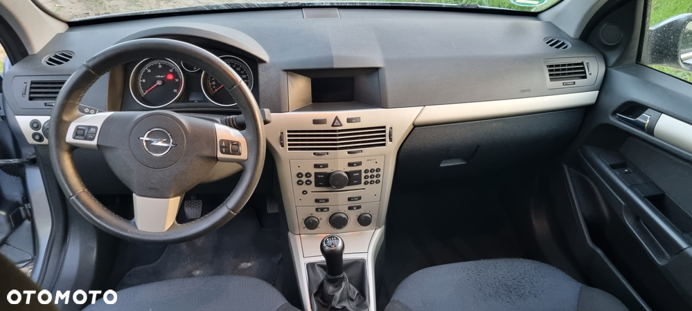 Opel Astra III 1.7 CDTI - 13