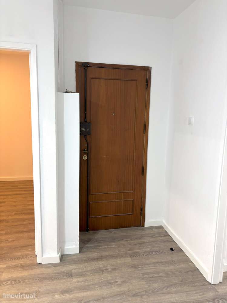 Renovado T3 no Porto-Areosa (Pedrouços-Maia), c/ 4 Varandas - Grande imagem: 3/14