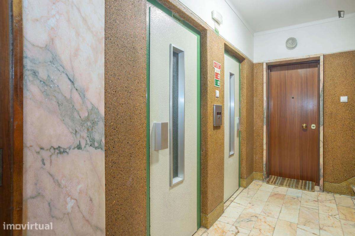 Quarto - localizado em Pontinha Lisbon - Grande imagem: 4/8