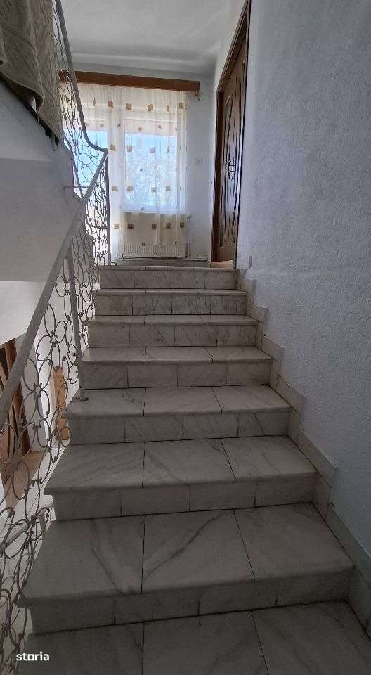 Casa cu 300 mp teren, singur in curte, spre vanzare, cart. Unirii-7