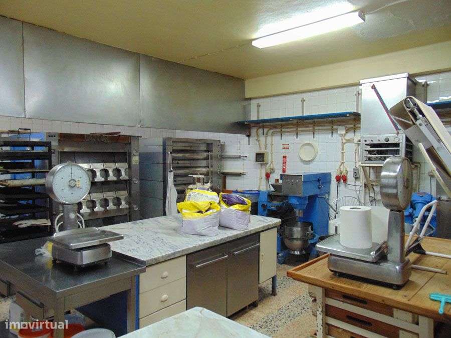 Prédio estação CP Mem Martins-11