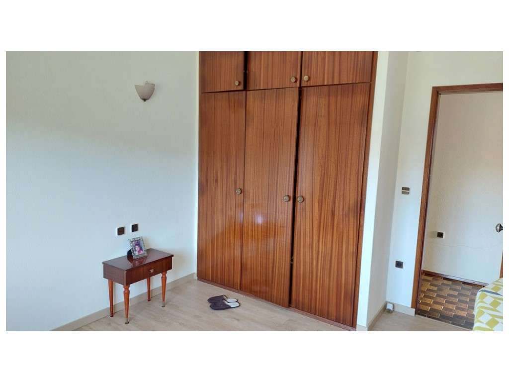 Moradia T3+3 individual no Lameiro - Carvide-26