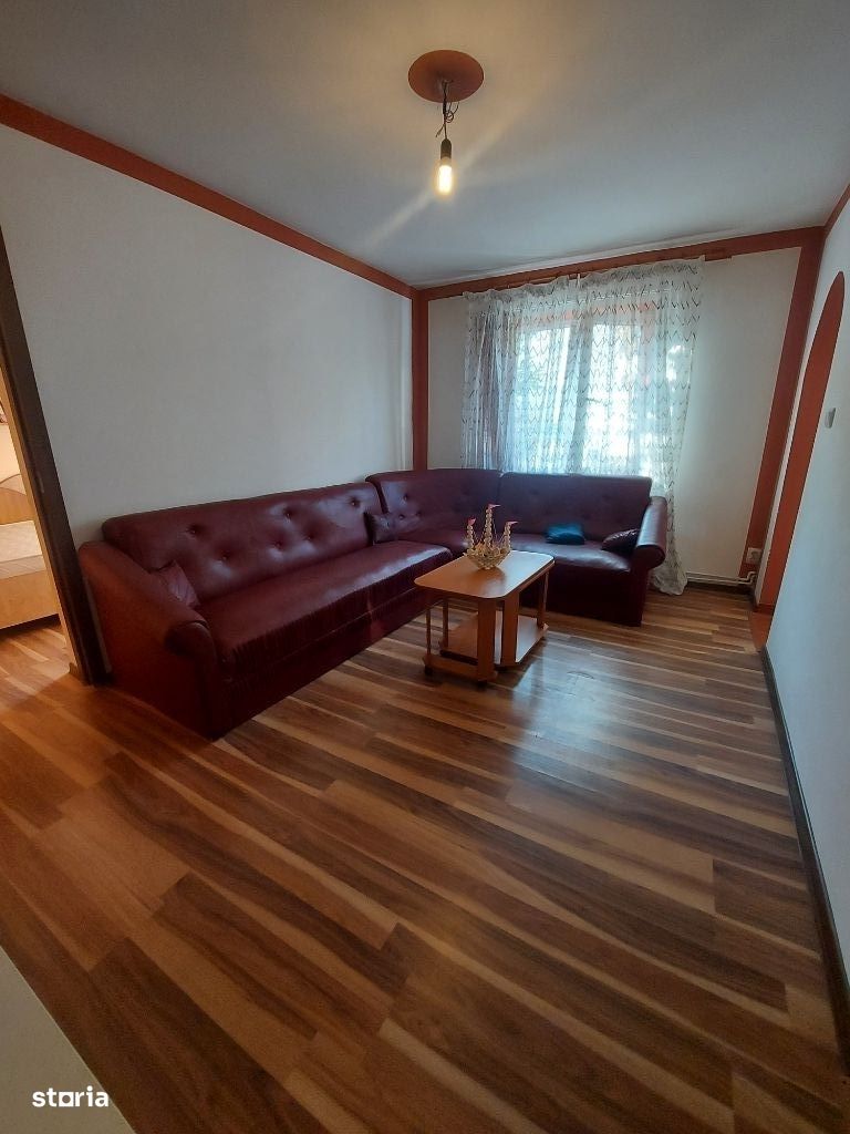 Vanzare apartament 3 camere, zona micro 9 Targoviste