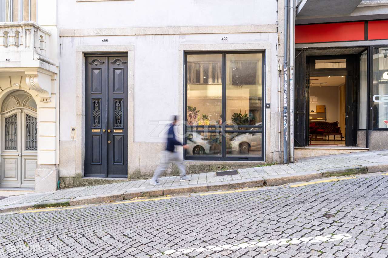 Prédio com projeto aprovado composto por 2 artigos no centro do Porto - Grande imagem: 2/55