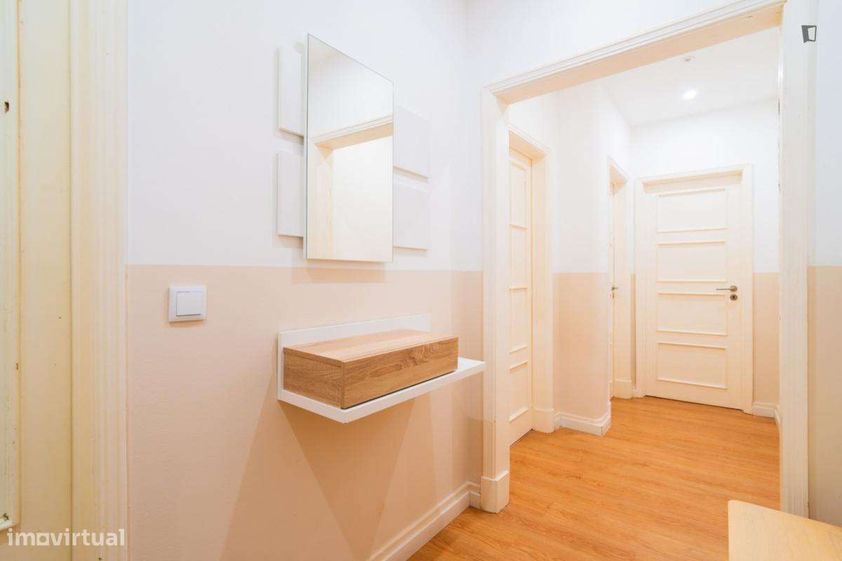 Quarto - localizado em Roma-Areeiro Lisbon - Grande imagem: 5/6