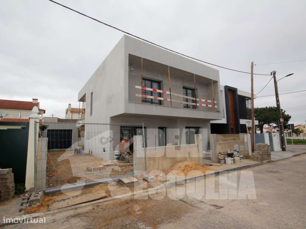 MORADIA 685 000€ FOROS DE AMORA.-26