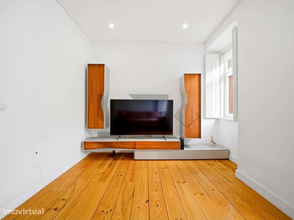 Prédio/Moradia T4 com Pátio para Venda em Campo de Ourique, Lisboa-33