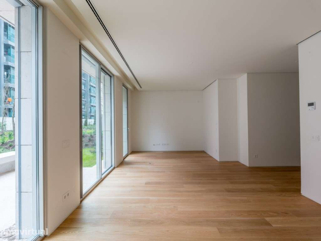 Apartamento T2 com lugar de garagem e arrecadação nas Amoreiras - Grande imagem: 5/24