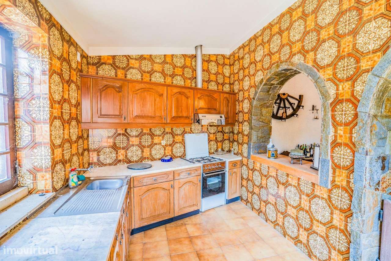 Moradia no Centro das Gaeiras. Uma casa única.-15