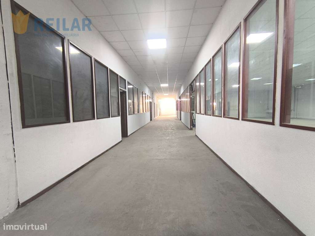 Camarate - Armazém 2.156 m2 - Grande imagem: 3/21