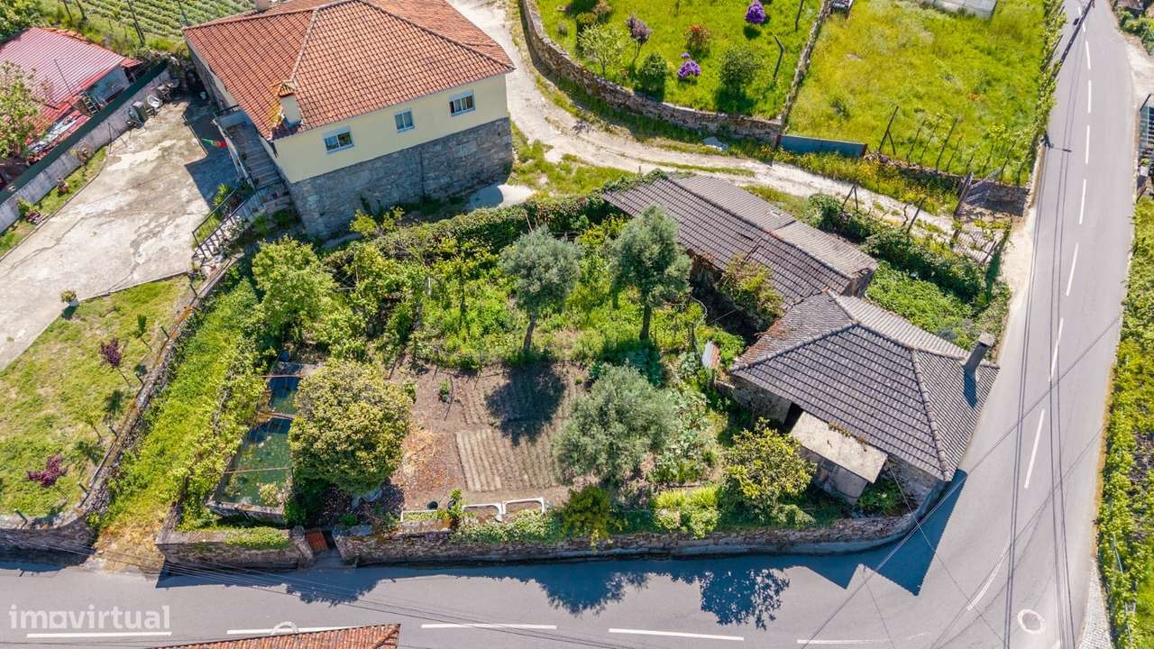 Moradia para Restaurar T3 Venda em Cabeceiras de Basto,Cabeceiras de B-18