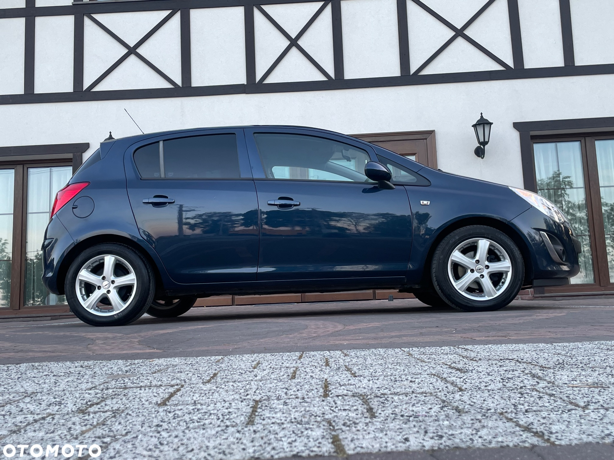 Opel Corsa 1.2 16V Cosmo - 12