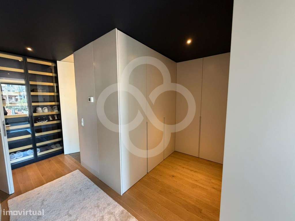 Apartamento T2 no icónico e impressionante edifício Nau em Lisboa-9