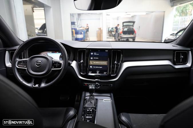 Volvo XC 60 2.0 D4 R-Design AWD Geartronic - 15