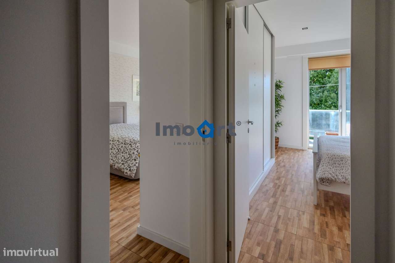 T2 RENOVADO COM VARANDA EXCECIONAL NA PRELADA !-34