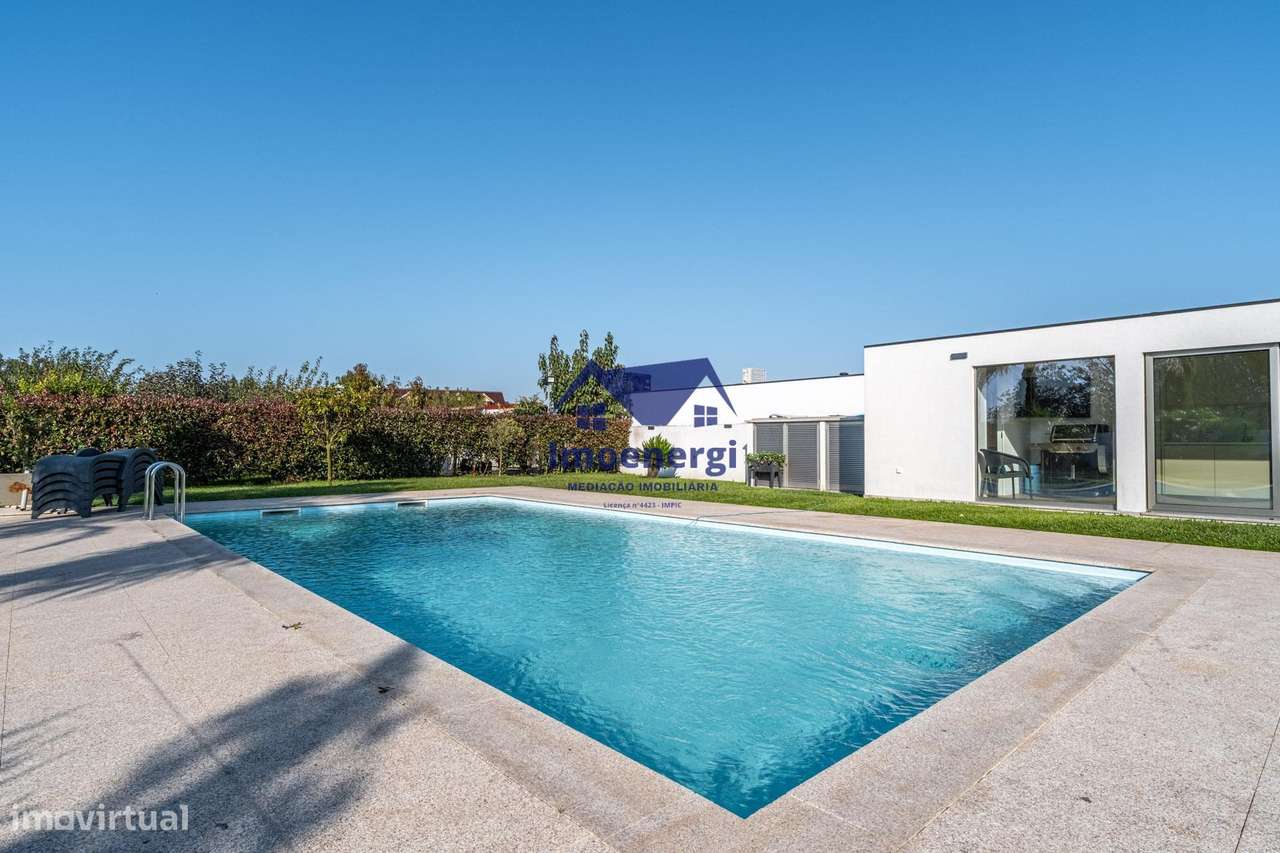 Excelente Moradia T4 de Luxo – 4 Frentes - Argivai-33